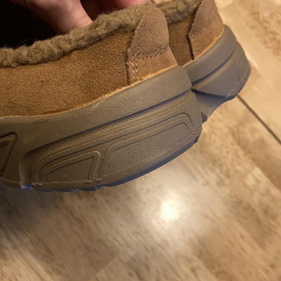 Carol Wright’s “Gail” faux Sherpa microsuede clog - Picture 8 of 10